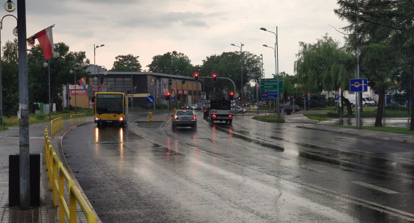 Na zdjęciu Krakowska, droga krajowa, która przecina Radomsko z północy na południe