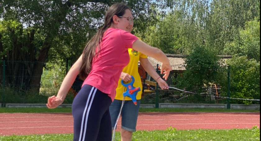 Na zdjęciu nasze zawodniczy podczas startu - fot. Starostwo Powiatowe