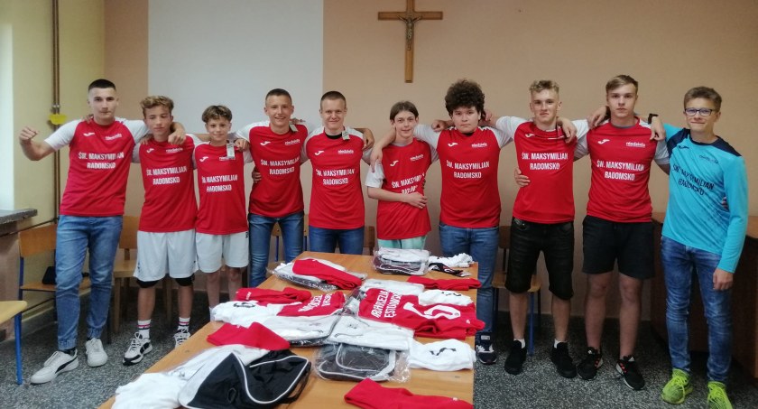 Na zdjęciu: drużyna LSO z parafii pw. św. Maksymiliana. Fot. Parafia  pw. św. Maksymiliana w Radomsku﻿/Facebook. 