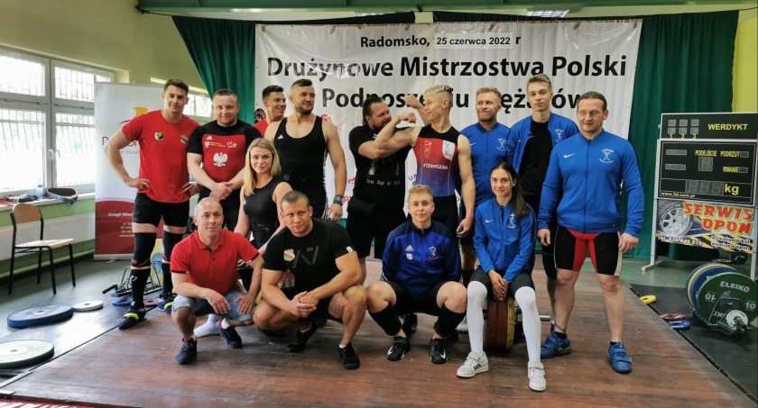 Na zdjęciu sztangiści UMLKS-u