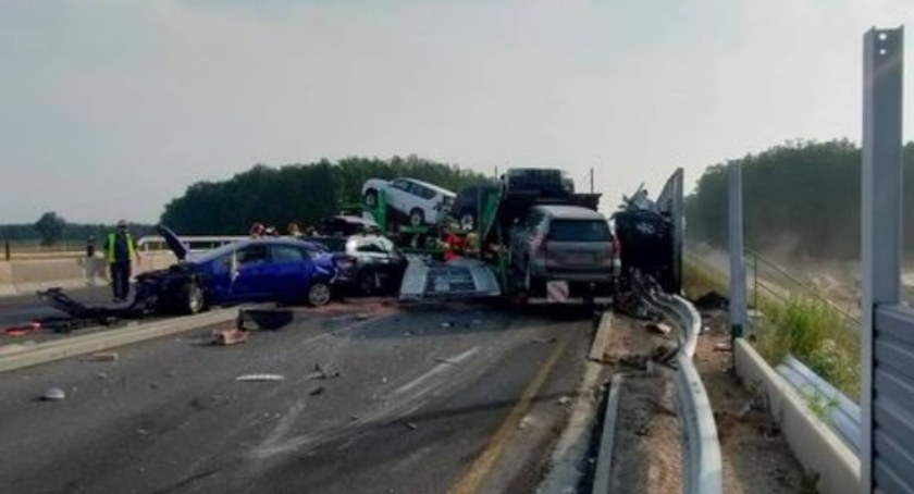 Na zdjęciu: wypadek na A1. Fot. Policja