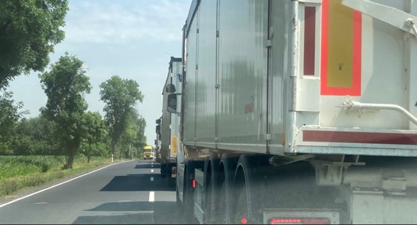 Na zdjęciu korek na DK91 w okolicy Rozprzy