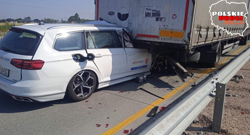 Na zdjęciu dwa wypadku, do których doszło dzisiaj - dot. Facebook/Polskie drogi na Zello