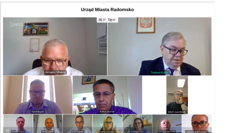 Na zdjęciu: radni miejscy. L Sesja Rady Miasta. 