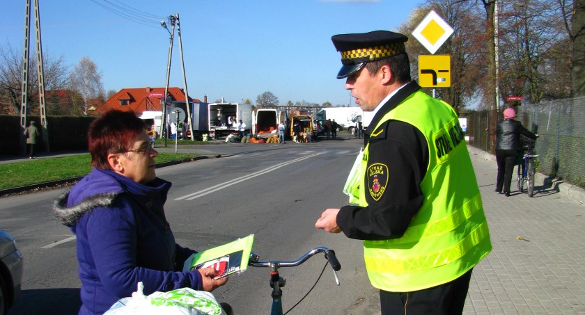 Na zdjęciu jedna z akcji profilaktycznych prowadzonych przez strażników miejskich