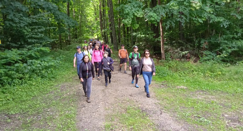 Na zdjęciu uczestnicy niedzielnego trekkingu
