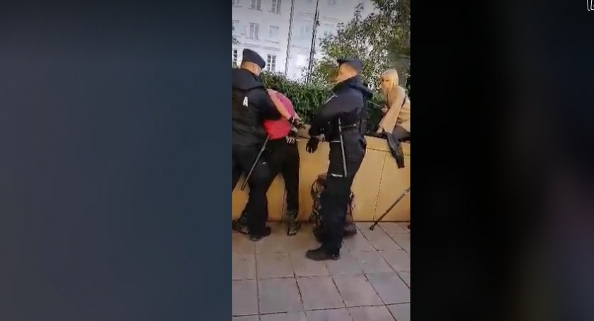 Na zdjęciu stopklatka z nagrania