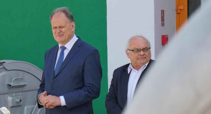 Na zdjęciu prezydent Jarosław Ferenc i prezes PGK Marek Glądalski