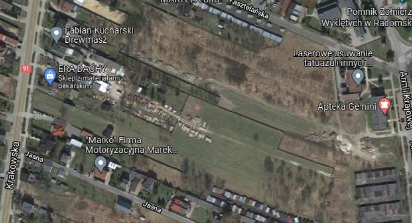 Na tym terenie mają stanąć kolejne bloki w mieście. PrtSc/Google Maps