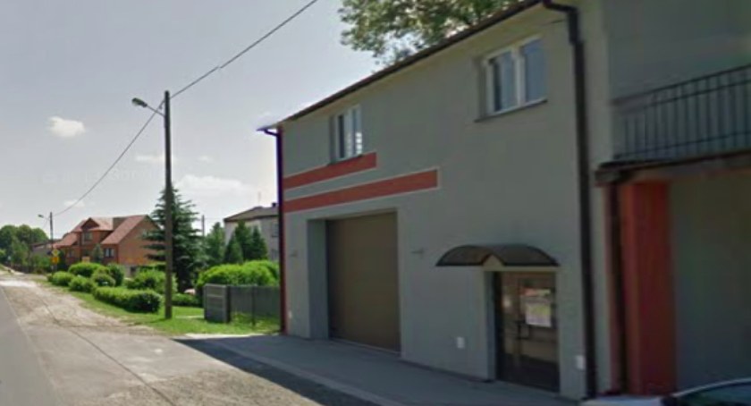 Na zdjęciu: fragment ulicy, gdzie ma powstać chodnik. Fot. PrtSc/Google Maps. 