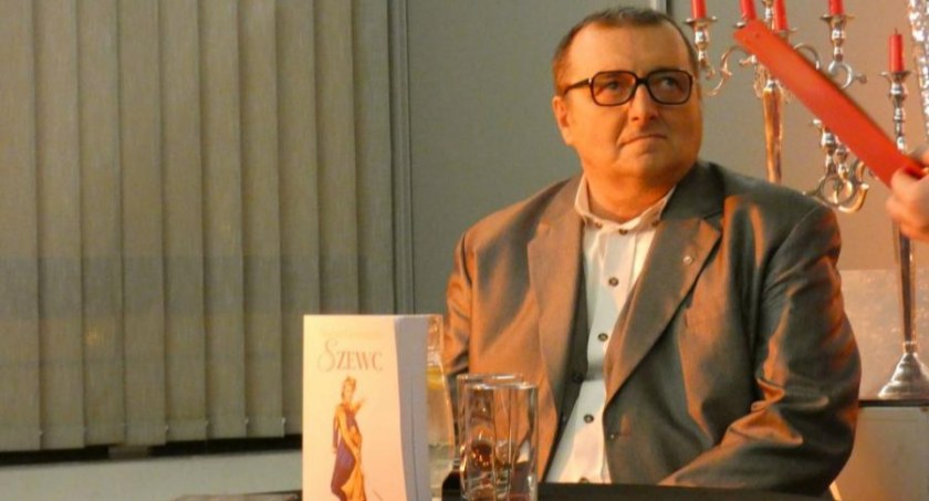 Marian Grotowski podczas promocji innej swojej książki pt. 