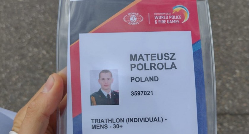 Strażak wystartuje w konkurencji triatholn. Zdjęcie: legitymacja uczestnika zawodów. KP PSP