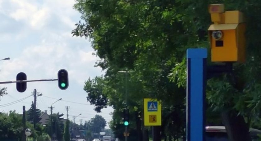Zdjęcie: fotoradar na ulicy Narutowicza. 