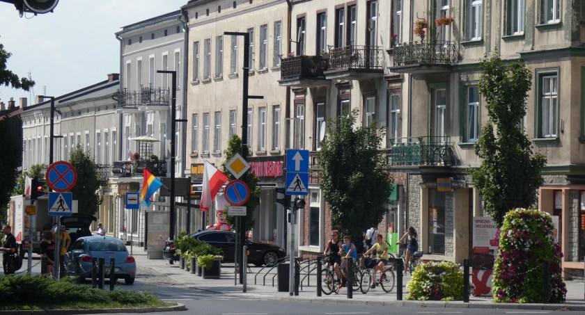 Na zdjęciu kamienice przy Reymonta