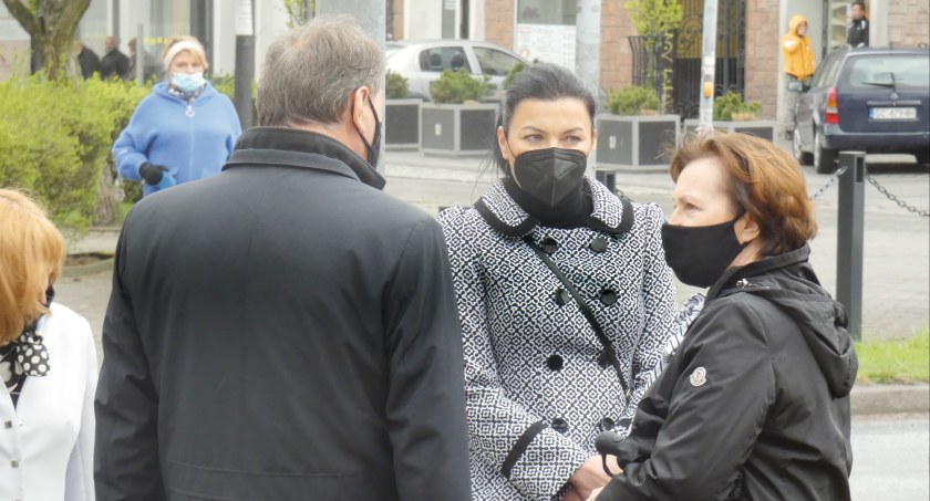 Na zdjęciu prezydent Jarosław Ferenc, starosta Beata Pokora i poseł PiS Anna Milczanowska