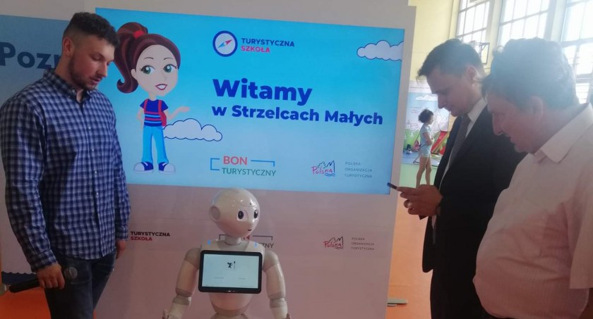 Na zdjęciu z prawem Krzysztof Ciecióra