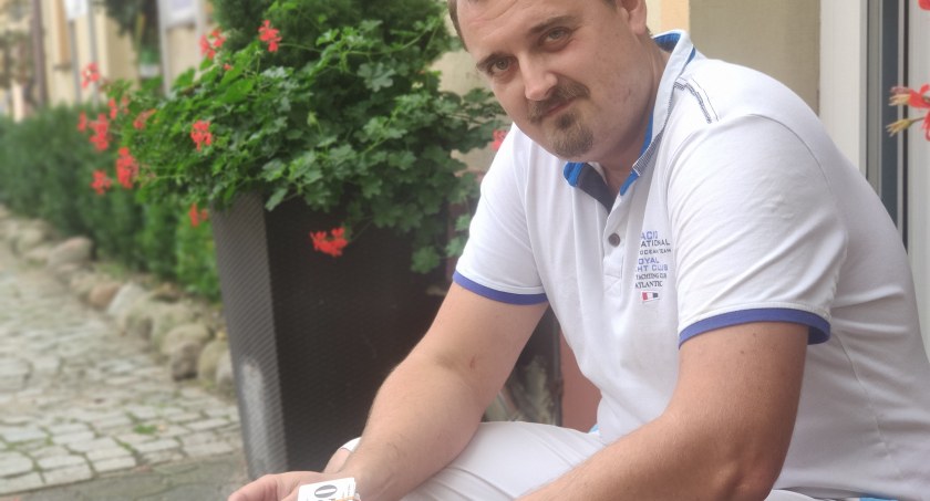 Na zdjęciu dendrolog Ernest Rudnicki, pomysłodawca ewidencji