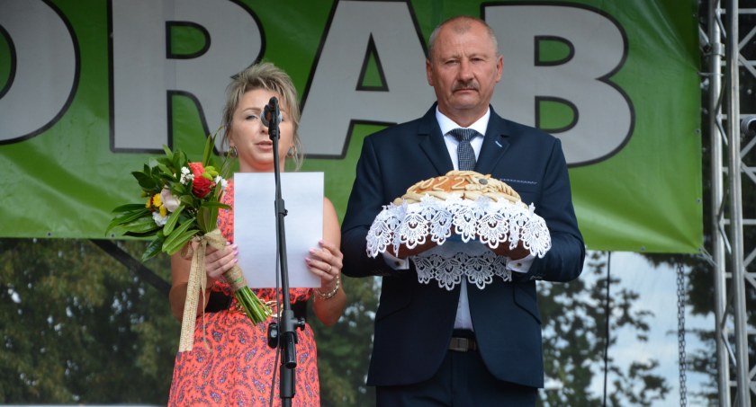 Na zdjęciu starostowie dożynek Emilia Bus i Andrzej Kowalski - fot. Facebook/Powiat Radomszczański