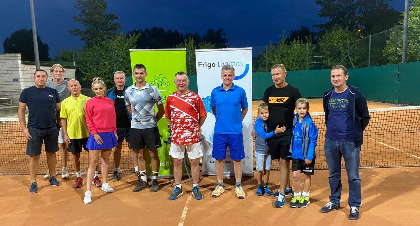Tenis to przede wszystkim dobra zabawa. Zdjęcie: Sebastian Staszewski, Stowarzyszenie Tenisowe Era Tenisa. 