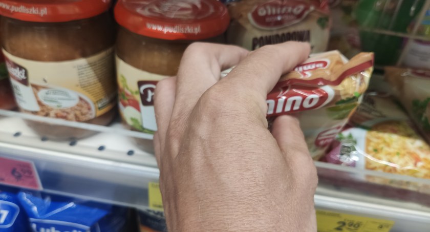 Na zdjęciu: złodzieje kradną m.in. dania gotowe
