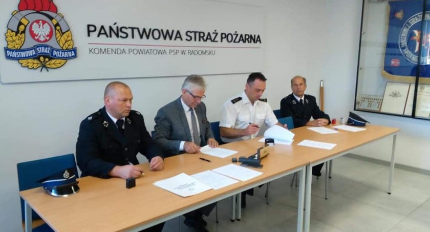 Podpisanie porozumienia odbyło się w KP PSP w Radomsku. Zdjęcie: OSP Żytno. 