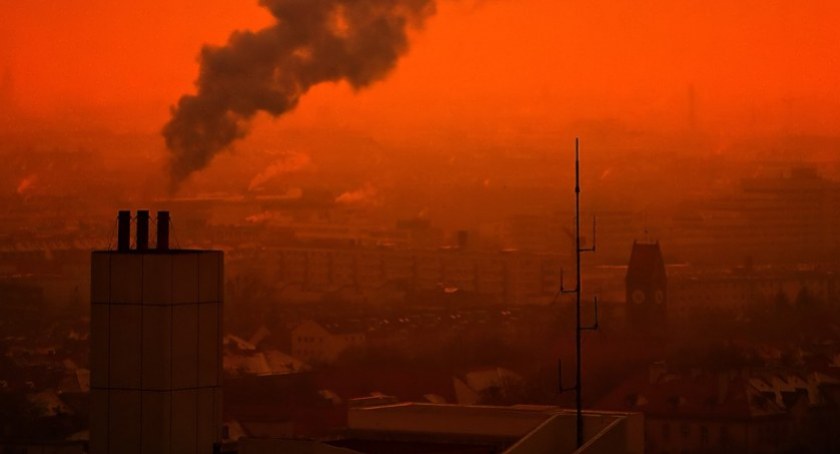 Na zdjęciu smog - ilustracyjne