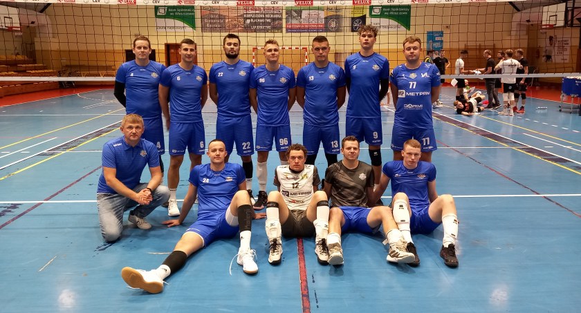 Na zdęciu siatkarze radomszczańskiej drużyny