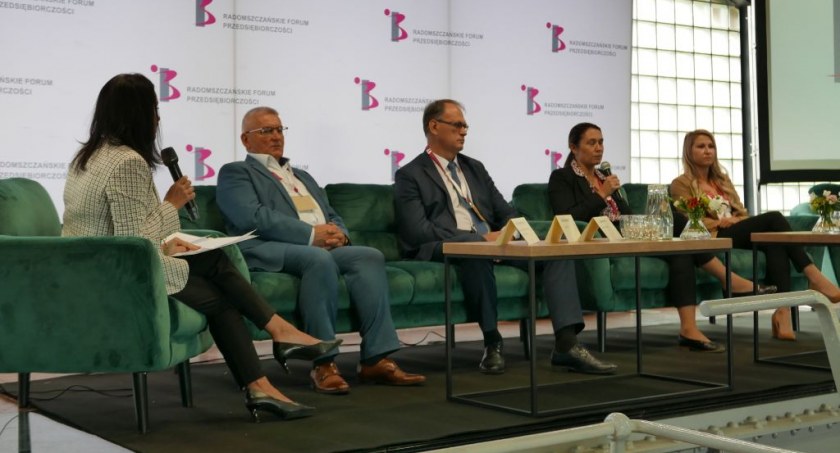 Na zdjęciu uczestnicy jednego z paneli