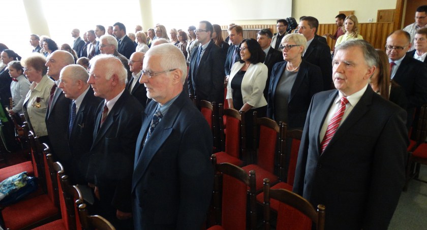 Na zdjęciu uroczystość z okazji 25-lecia samorządu w urzędzie miasta - maj 2015