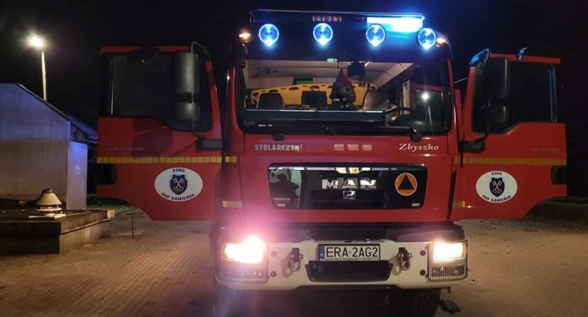 Na zdjęciu wóz strażacki OSP Kamieńsk - fot. OSP Kamieńsk/Facebook 