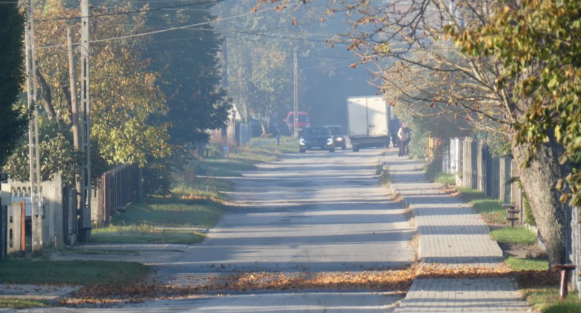 Na zdjęciu Dąbrówka, niedaleko Radomska, co ma swoje zalety