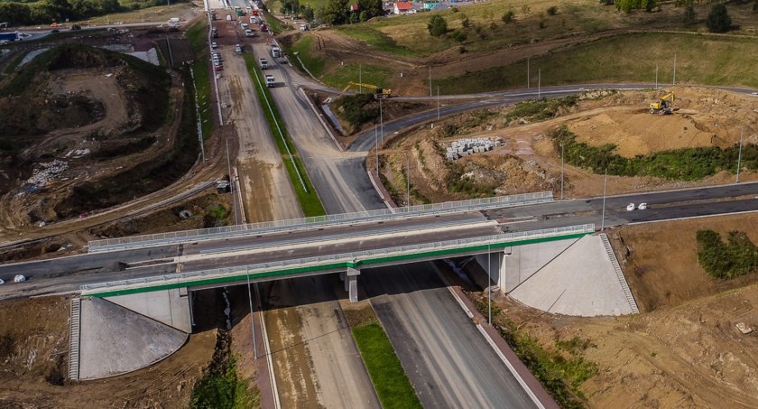 Na zdjęciu budowa autostrady - fot. GDDKiA/Facebook