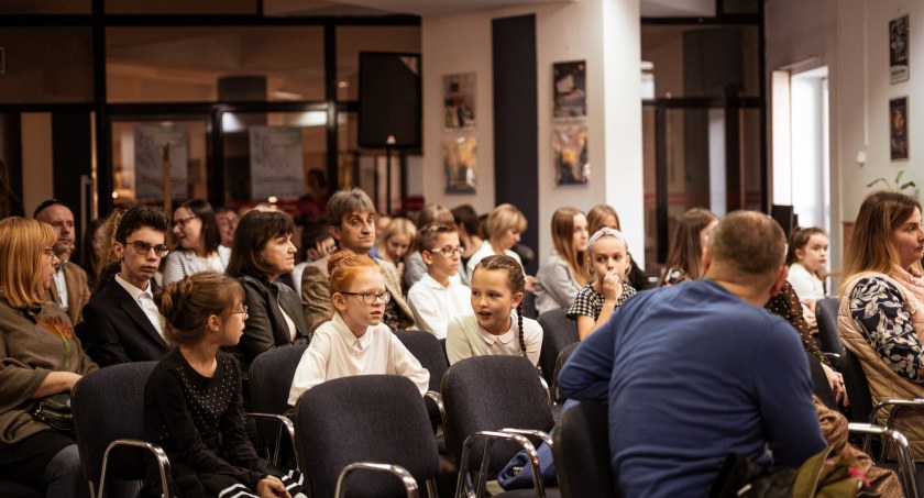 Na zdjęciu stypendyści podczas uroczystości wręczenia 