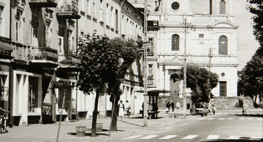 Na zdjęciu kościół farny, rok 1987. Fot. Jacek Kaszyński