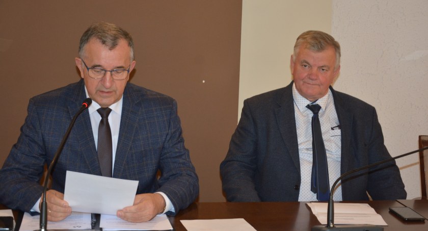 Na zdjęciu członkowie Komisji Zdrowia i Pomocy Społecznej - fot. Starostw