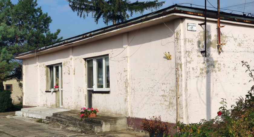 Na zdjęciu dom, w którym za mieszkanie gmina chce 2000 zł miesięcznie