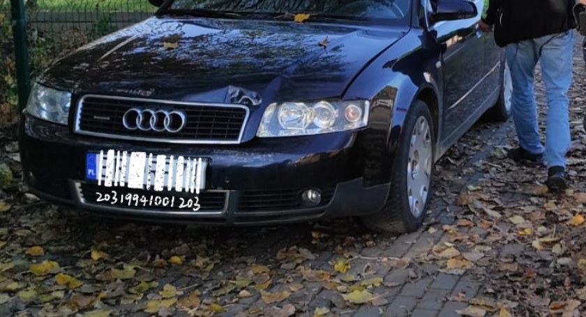Na zdjęciu audi, którego kierowca spowodował kolizję - form KPP Radomsko 