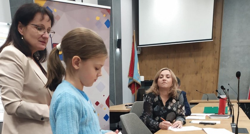 Na zdjęciu losowanie w urzędzie - UM Radomsko/Facebook
