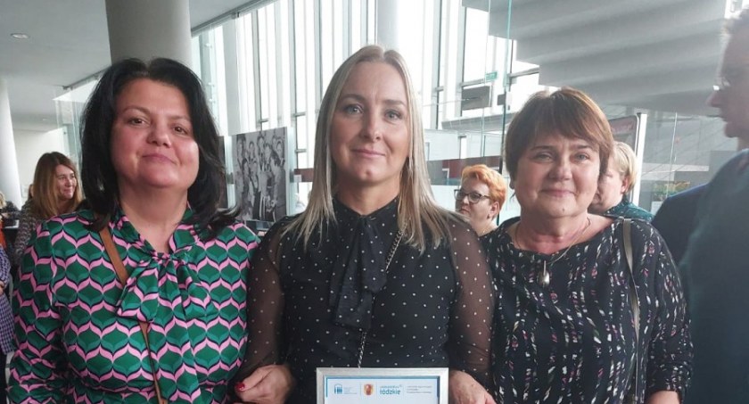 Na zdjęciu od lewej wicedyrektorka Beata Kotlicka, Barbara Klekowska i wicedyrektorka Małgorzata Rzeźniczak
