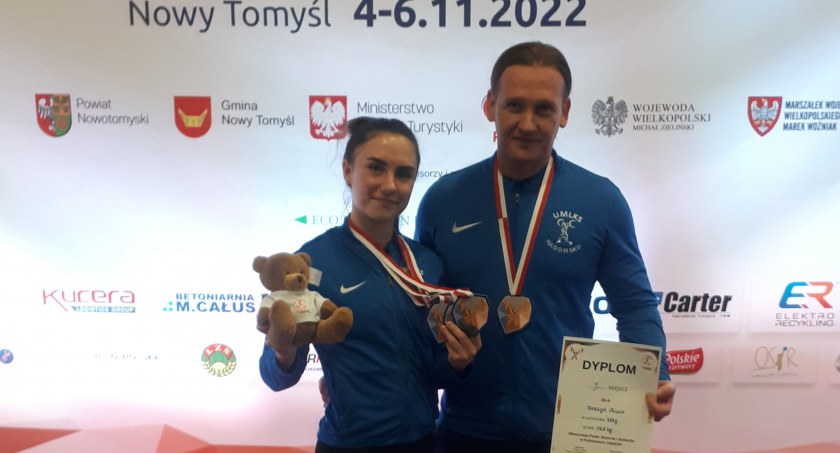 Na zdjęciu Oliwia Drzazga i trener Bera