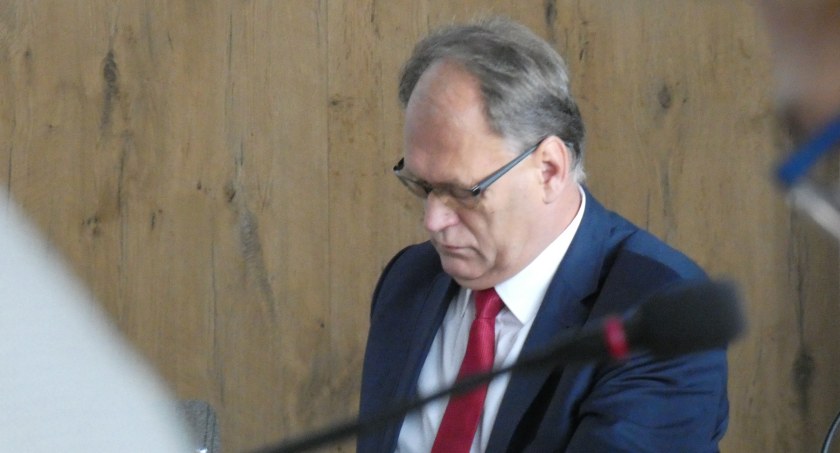 Na zdjęciu prezydent Jarosław Ferenc podczas ostatniej sesji Rady Miasta