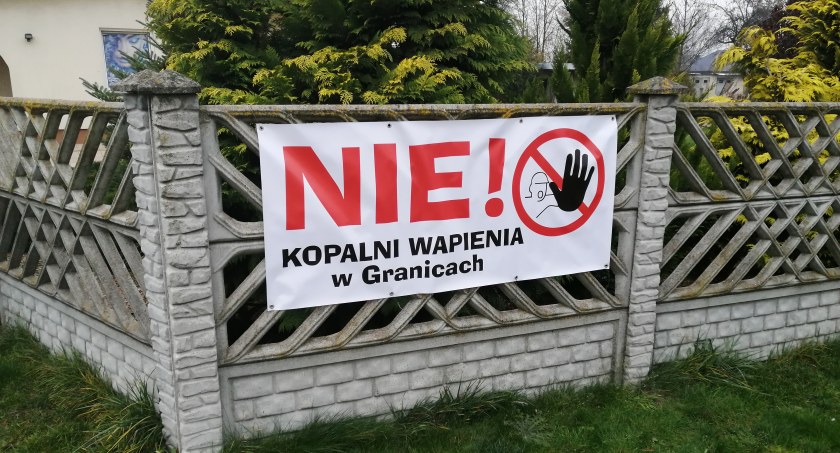 Na zdjęciu: mieszkańcy sprzeciwiają się budowie kopalni