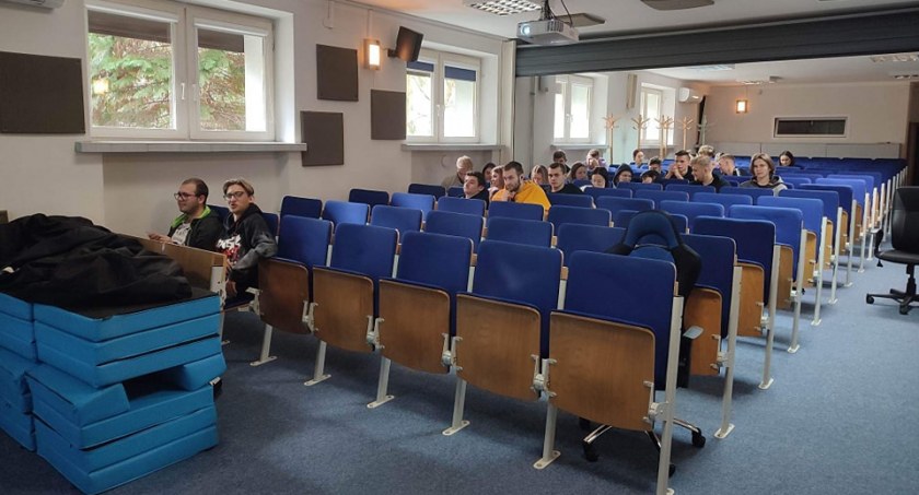 Na zdjęciu uczniowie Drzewniaka podczas kursu 