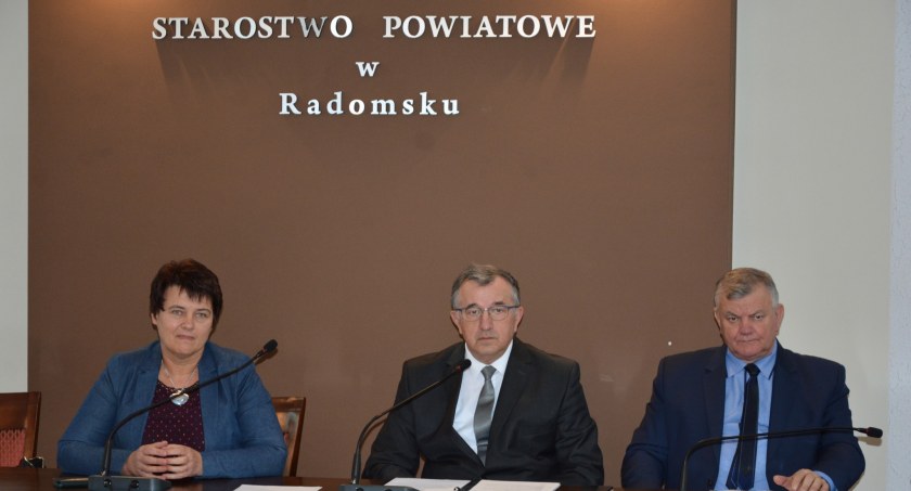 Na zdjęciu członkowie Komisji Zdrowia i Pomocy Społecznej