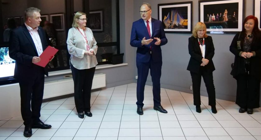 Na zdjęciu Krzysztof Zygma, Jolanta Dąbrowska, Jarosław Ferenc, Małgorzata Kańska-Kipigroch i Anita Pawlak-Zygma - fot. Facebook/MDK Radomsko 