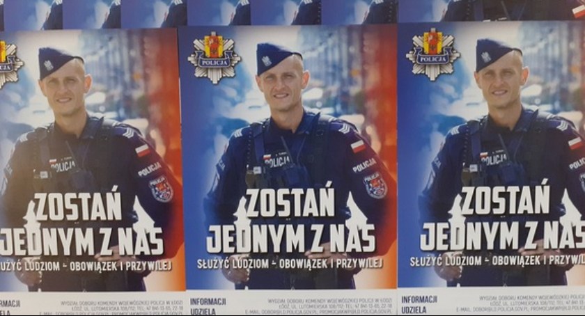 Na zdjęciu plakaty promujące pracę w policji