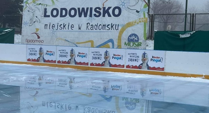 Na zdjęciu sztuczne lodowisko MOSIR - fot. Facebook 