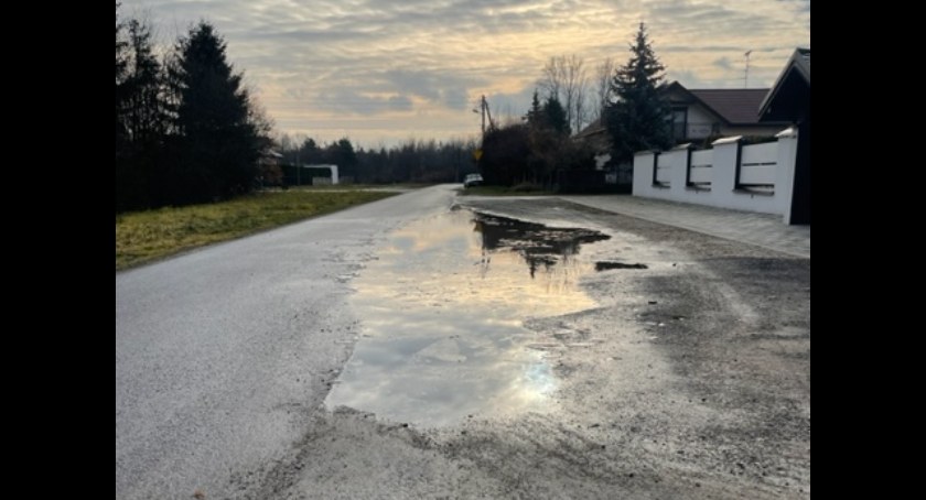 Na zdjęciu ulica Norwida w czwartek po wtorkowym deszczu - fot. Czytelnik
