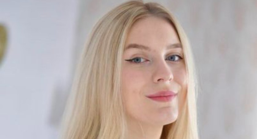 Na zdjęciu laureatka Alicja Świercz fot. facebook/ZSE-E w Radomsku