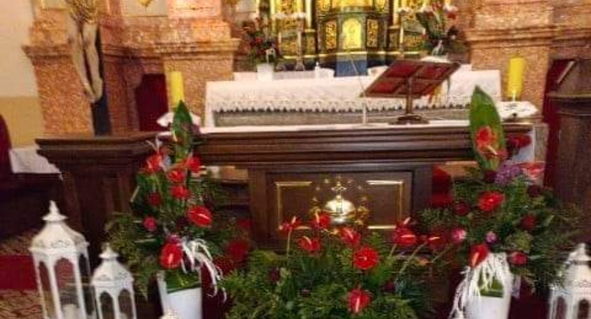 Na zdjęciu ołtarz w kościele - fot. Czytelnik